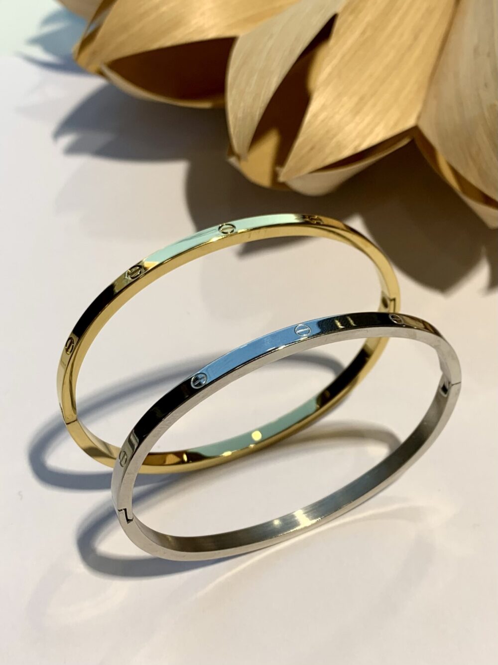 Narukvica sa cirkonima – tanka