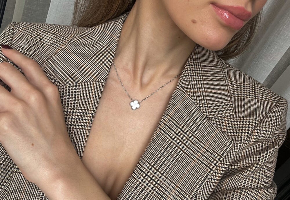 Ogrlica sa detelinom – silver