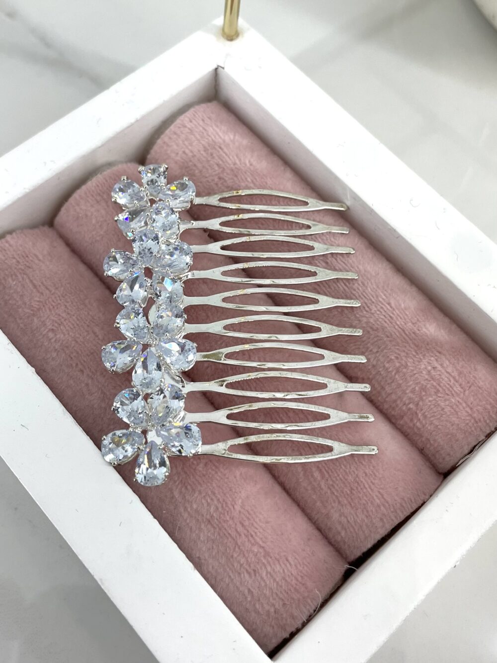 Program za mlade – ukosnica