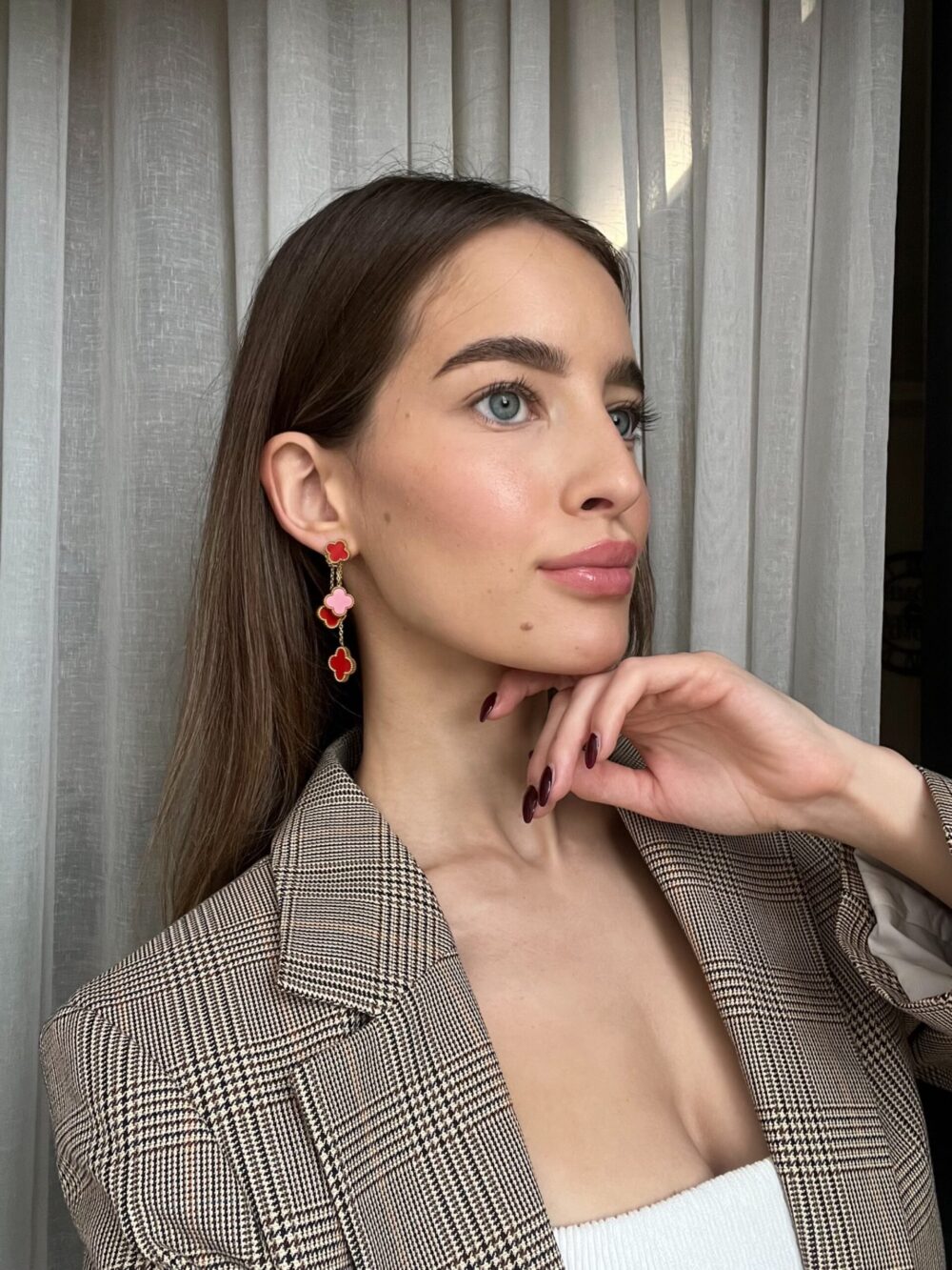 Mindjuse sa crvenim detelinama