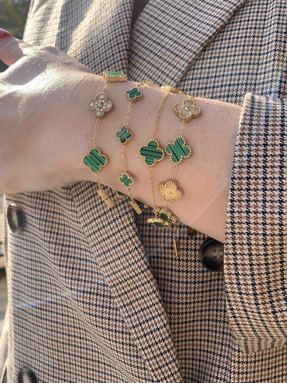 Narukvica sa zelenom detelinom vise modela – gold