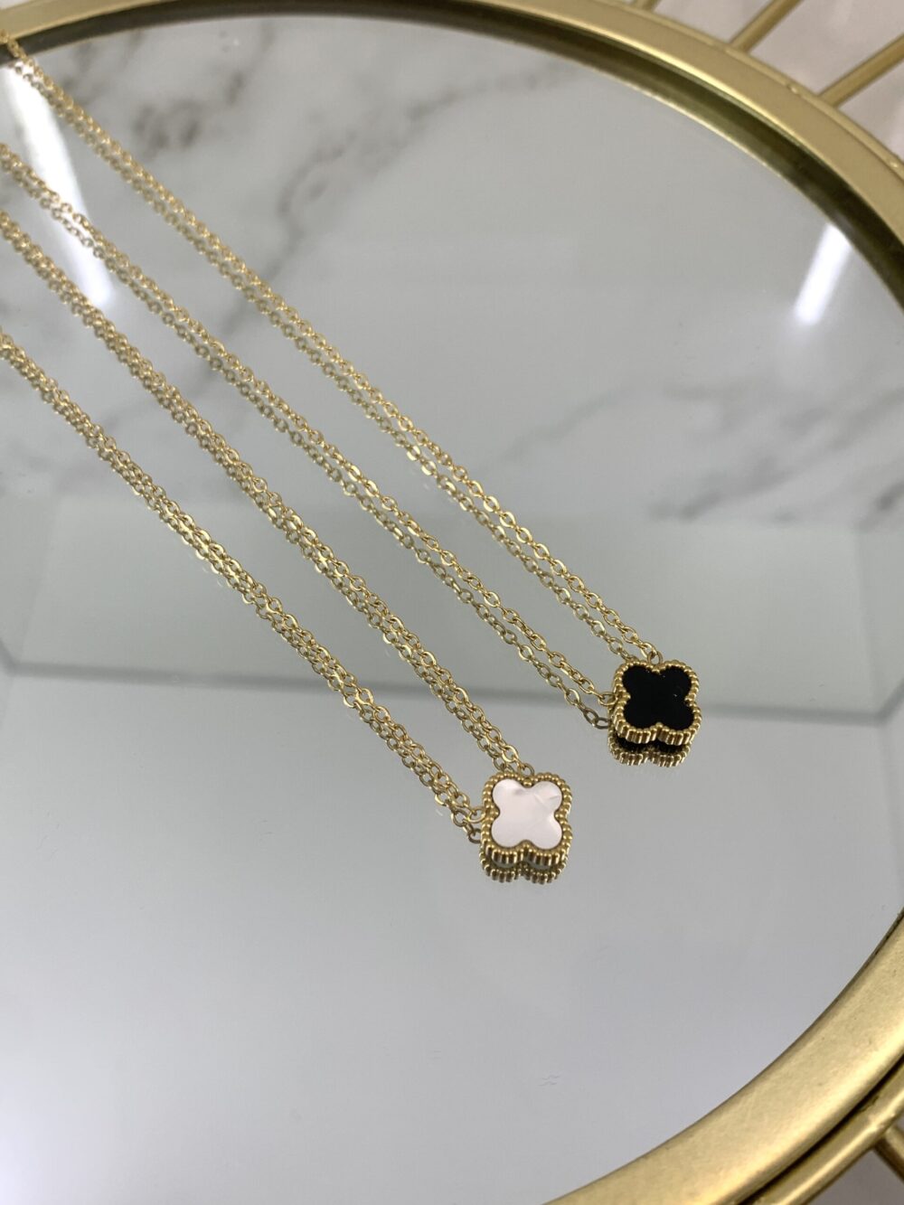 Ogrlica od nerdjajuceg celika – mala detelina