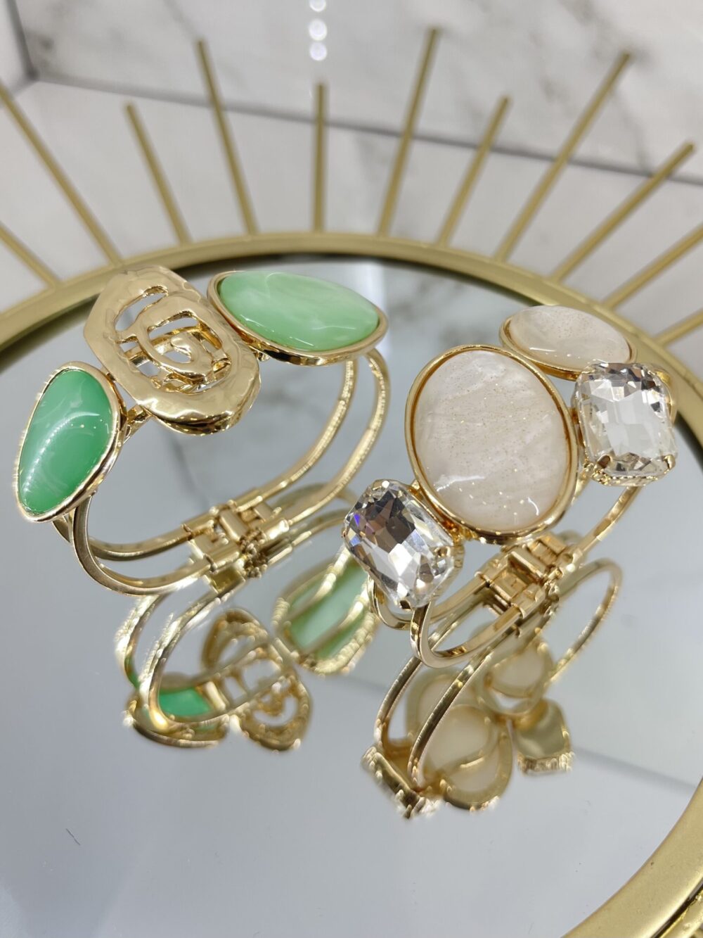 Narukvice sa kamenjem u boji – vise boja