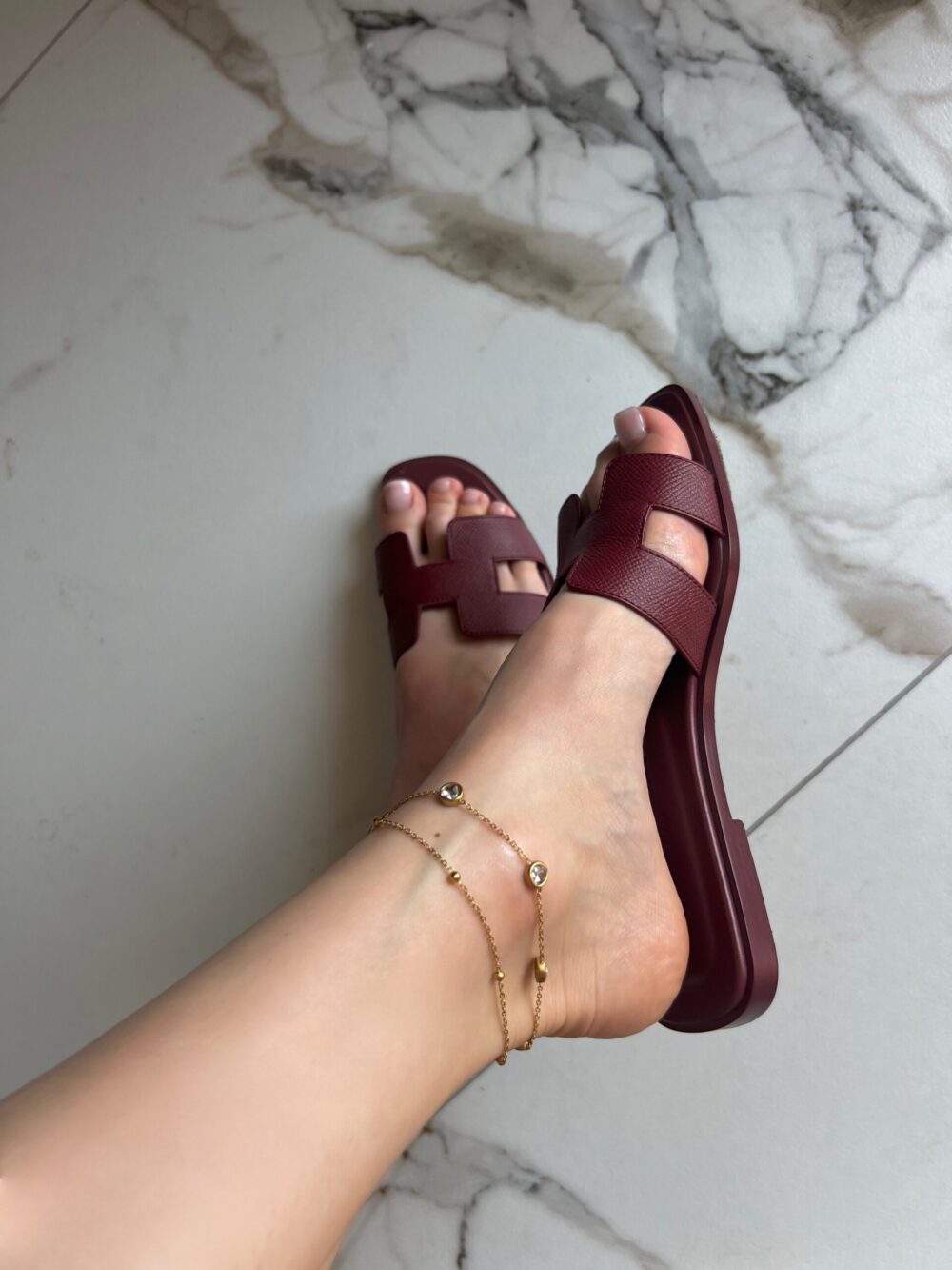 Nanogica od nerdjajuceg celika sa cirkonima